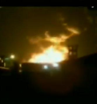 震撼,【冒死拍摄】天津爆炸现场近距离图片,1000多台全新汽车被烧融掉了 震撼,【冒死拍摄】天津爆炸现场近距离图片,1000多台全新汽车被烧融掉了